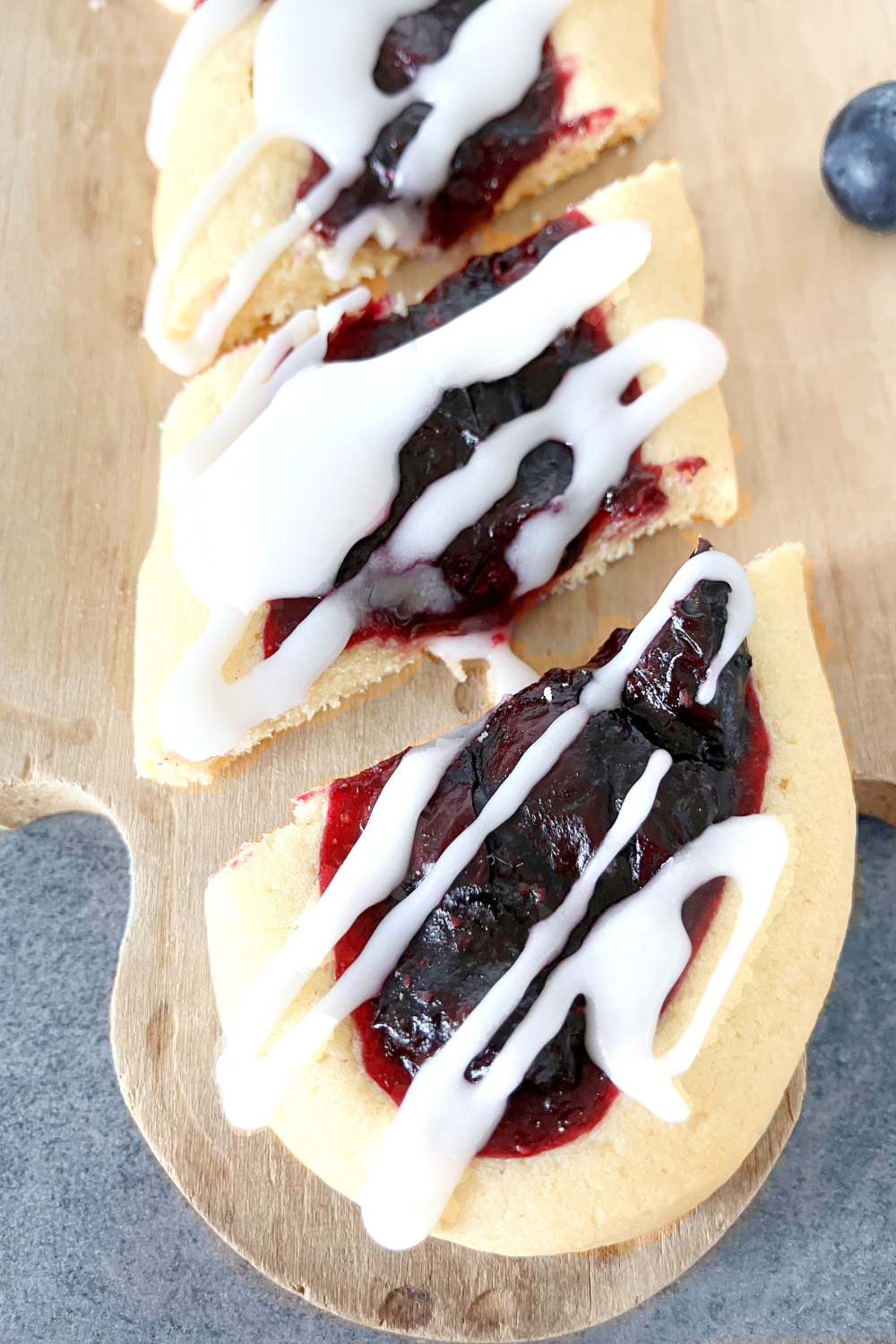 Spelt Vanilla Snittar Cookies with Homemade Blueberry Jam