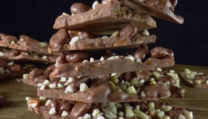 Daim Bar Bark with Almonds (Just 5 Minutes)