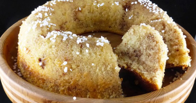 Cinnamon Bun Sockerkaka (Swedish Sugar Cake)