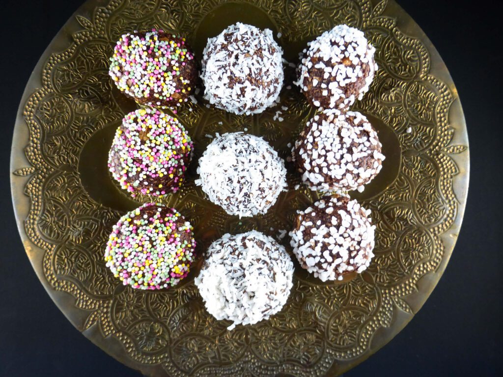a pictture of three rows of swedish chocolate oat balls