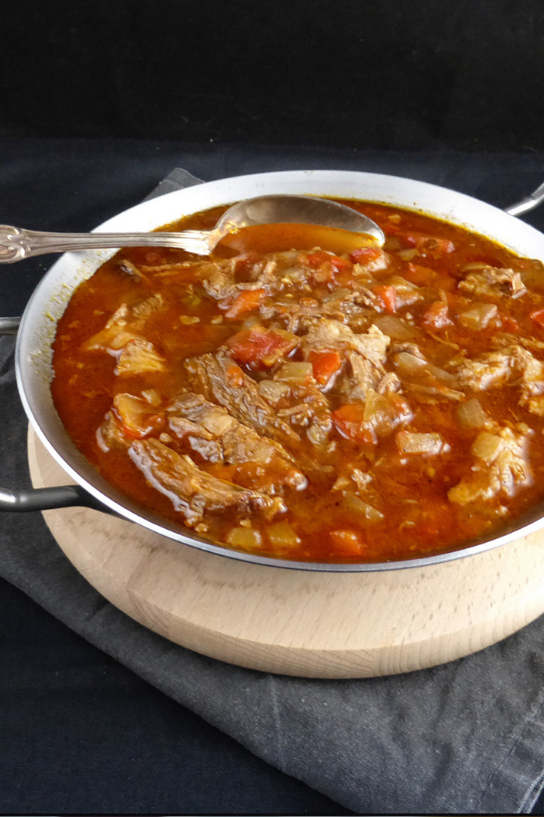 Slow Cooked Shredded Beef with Tomatoes