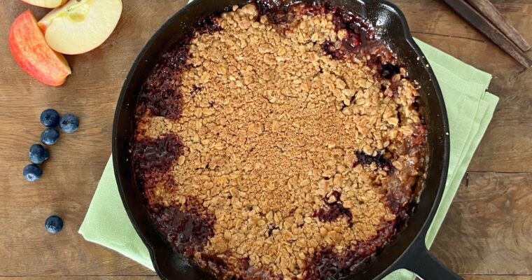 Caramel Apple and Blueberry Swedish Smulpaj (Crumble)