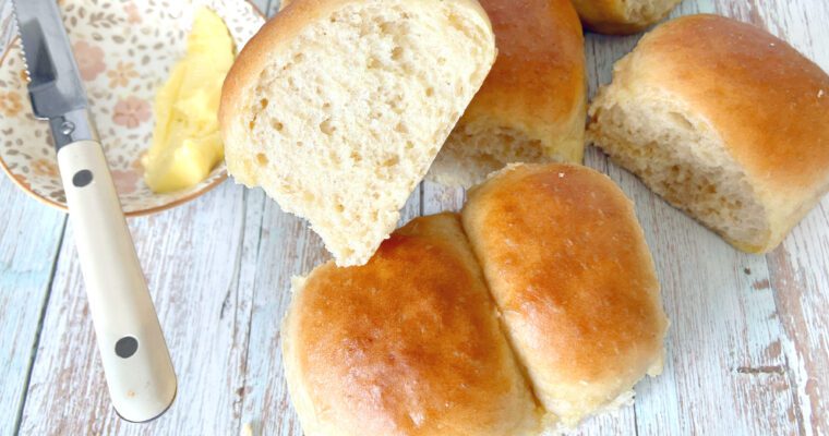 One Hour Spelt Dinner Rolls